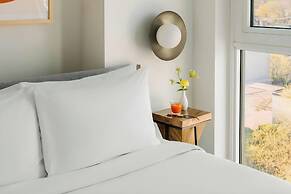 Sonder by Marriott Bonvoy Artesa Apartments West Queen West