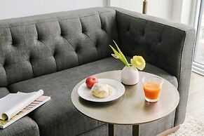 Sonder by Marriott Bonvoy Artesa Apartments West Queen West