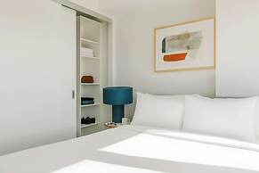 Sonder by Marriott Bonvoy Artesa Apartments West Queen West