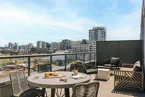 Sonder by Marriott Bonvoy Artesa Apartments West Queen West