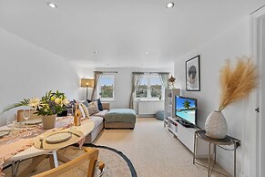 Perfect Location, dog Friendly Beautiful Home
