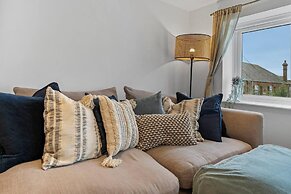Perfect Location, dog Friendly Beautiful Home