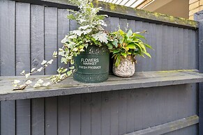 Perfect Location, dog Friendly Beautiful Home