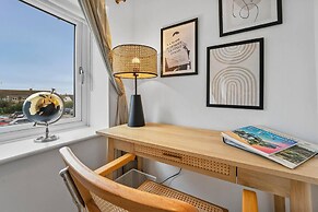 Perfect Location, dog Friendly Beautiful Home