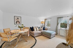 Perfect Location, dog Friendly Beautiful Home