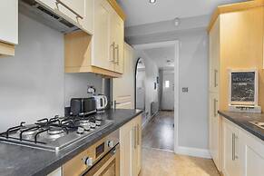 Perfect Location, dog Friendly Beautiful Home