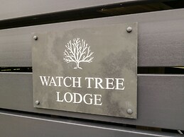 Watch Tree Lodge
