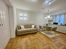 Bellagio Luxury Suites Apartments