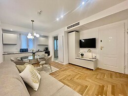 Bellagio Luxury Suites Apartments