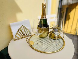 Bellagio Luxury Suites Apartments