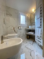 Bellagio Luxury Suites Apartments