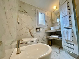 Bellagio Luxury Suites Apartments