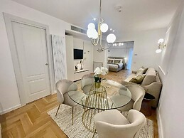 Bellagio Luxury Suites Apartments