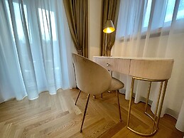 Bellagio Luxury Suites Apartments