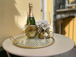 Bellagio Luxury Suites Apartments