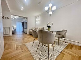 Bellagio Luxury Suites Apartments