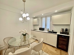 Bellagio Luxury Suites Apartments