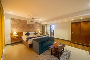 Royal Ace Boutique Hotel