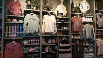 HeartSong Lodge & Resort