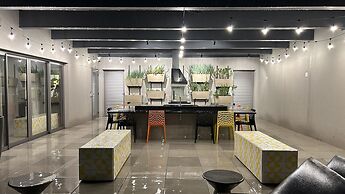 HUX - Houx Pinheiros By Anora Spaces