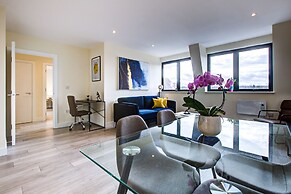 Charming 2-bed Apartment in Cheam, Sutton