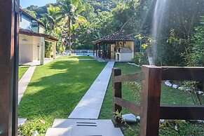 Excelente casa Maresias à 100m da praia