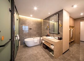 Qingyuan Yuanguang Argyle Hotel