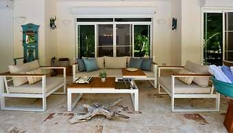 Tortuga Bay Villa - Close to the Beach and Golf