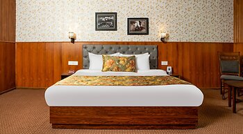 Summit Oakden Resort & Spa