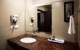 Summit Oakden Resort & Spa