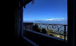 Summit Oakden Resort & Spa