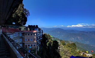 Summit Oakden Resort & Spa