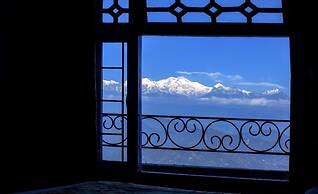 Summit Oakden Resort & Spa