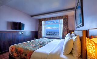 Summit Oakden Resort & Spa