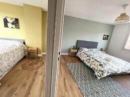 Belle maison avec grand jardin et garage