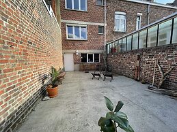 Belle maison avec grand jardin et garage