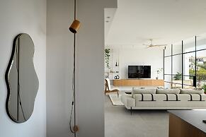 Stunning 2BR Apartment in Beeri