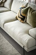 Stunning 2BR Apartment in Beeri