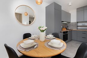 Apartment Polanka Redlowska by Renters