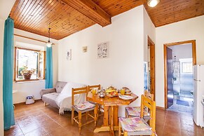 Old Barber Shop by Konnect, 1,2km from Dassia beach