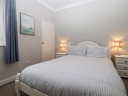 Sea Beach Cottage