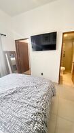 Beautifully Renovated Private 1 Bedroom Guesthouse - Walk to Everythin