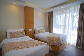 Yashshree Mussoorie Mall Road