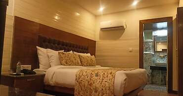 Yashshree Mussoorie Mall Road