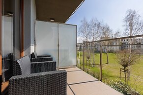 Glamorous Apartment Wilanow by Renters
