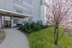 Glamorous Apartment Wilanow by Renters