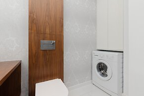 Glamorous Apartment Wilanow by Renters