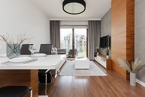 Glamorous Apartment Wilanow by Renters