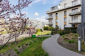 Glamorous Apartment Wilanow by Renters
