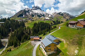 Jup - a luxury boutique chalet